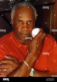 Frank robinson hi-res stock photography and images