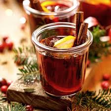 Here is the recipe for the christmas punch made with rum. 15 Best Christmas Cocktails Easy Holiday Drinks For Groups