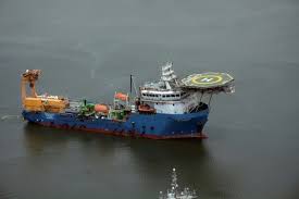 Six warships, a helicopter and 400 people are involved in the search. Tljksloixhkk6m