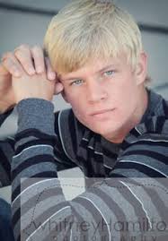 12 Senior pic poses ideas