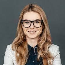 Cynthia Nila's Instagram, Twitter & Facebook