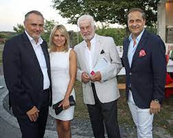 Doskozil versuchte sich mit betont sanfter stimme einzuschmeicheln und sprach dauernd von in einer mit viel pomp inszenierten farce wurde hans peter doskozil zum neuen chef der. Landeshauptmann Hans Peter Doskozil Besuchte Die Premiere Von Martha Burgenland At