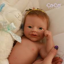 Luna Rubio Dorado Ojos Azules