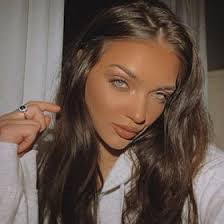 Emily Flournoy's Instagram, Twitter & Facebook