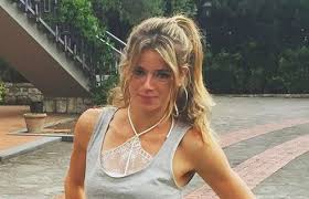 Jun 21, 2021 · alla fine la pioggia ha avuto il sopravvento. Busted Coverage On Twitter Meet Italian Tennis Player Camila Giorgi Https T Co Basee0axkl