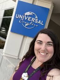 Lela Weiss's Instagram, Twitter & Facebook