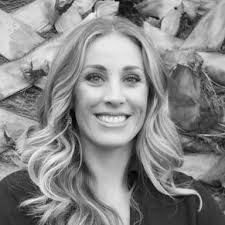 Tara Winchell's Instagram, Twitter & Facebook