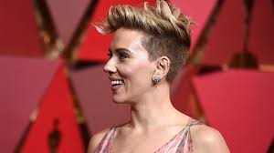 Scarlett Johansson's Wet-Hair Look At The 2018 People's Choice Awards Is  Surprisingly Easy To Recreate
