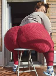 Eris Pearshaped caressing her sensual curves - Self-pleasure