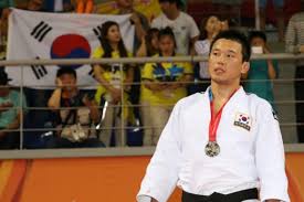 미성년 제자를 성폭행한 혐의로 기소된 왕기춘(32) 전 유도 국가대표 선수가 항소심에서도 원심과 같은 징역 6년형을 선고 받았다. ì™•ê¸°ì¶˜ ì„±í­í–‰ ìˆ˜ë²• ê·¸ë£¨ë° ë¬´ìŠ¨ ëœ»ì¸ê°€ ë¨¸ë‹ˆs