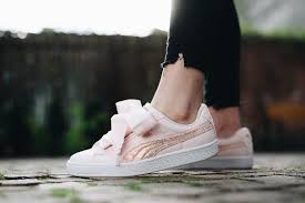 Featuring soft satin bow laces, a full patent leather upper and the signature puma basket silhouette. Puma Basket Heart Canvas 366495 02 Rosa Fur 39 50 Sneakerstudio De
