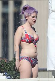 Kelly Osbournes Cute Little Pot Belly : rCelebrityBelly