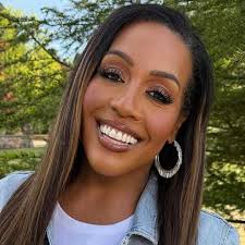 Charlotte Hawkins gears up for the Grand National in stunning outfit at  Aintree