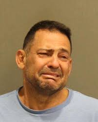 EL ROSTRO DE CANDIDO AL SER FICHADO Y PROCESADO POR HOMICIDIO CONTRA SU  EXESPOSA. Nashville, Tn.- Este jueves por la noche, agentes del Grupo de  Trabajo del Servicio de Alguaciles de EE.