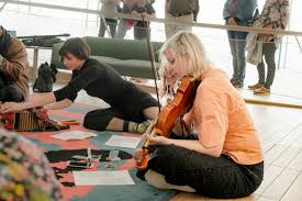 How do they play with their spatial and temporal parameters? Indisciplinary Symphony Hiap