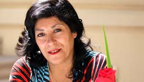 La alegría me había hecho fuerte, porque [...] me había enseñado que no  existe trabajo, ni esfuerzo, ni culpa, ni problemas, ni pleitos, ni  siquiera errores que no merezca la pena afrontar