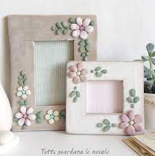 Cornici Portafoto In Legno Di Riciclo Handmade Decorate Con Sassi Dipinti A Mano Tutorial Cornici Fatte A Mano Arte Fai Da Te Decorazioni
