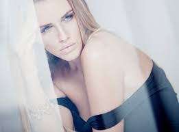 Holly Keating's Instagram, Twitter & Facebook