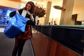 Fear of Amazon Pushes Stores to Offer Same-Day Shipping