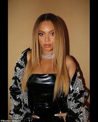 929 x 1327 jpeg 165 кб. Beyonce Looks Younger Than Her 39 In A Dazzling Jacket And Sexy Lbd Vinyl On Instagram The Bharat Express News