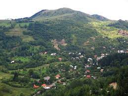Am dus cu mine acasa frumusetea apusenilor, frumusetea strazilor intortocheate din rosia, caldura oamenilor care au mai ramas in sat. Rosia Montana Judetul Alba Recenzii Cluj