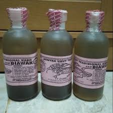 Minyak urut cap lang mengandung minyak pala dan minyak sereh yang sudah lama dipercaya dan digunakan oleh masyarakat indonesia, dan juga sudah terbukti aman dan berkhasiat. Minyak Urut Tradisional Karo Cap Biawak Shopee Indonesia
