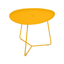 Table pliante extérieure, utilisée comme table d'appoint cuisine solide et très jolie, elle saura rendre votre extérieur plus cosy prix de vente : Petite Table De Jardin Gueridon Exterieur Tabouret Exterieur Fermob Meubles Ruhland