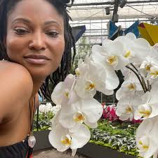 Never eating at Augusta mall again, please tell me why this girl was  spraying a 🪳