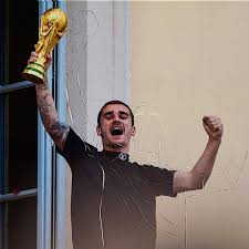 Antoine Griezmann Fan On Instagram Ramenez La Coupe A La Maison I M Still So Proud Of Him And The Antoine Griezmann Griezmann Coupe