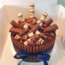 Tootsweet Cakes By Ali On Instagram Did Somebody Say Chocolate 18th Birthday Cake Personalised With The Delicious Chocolate Personalised Cakes Fun Desserts