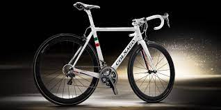 colnago c60 italia beautyfully clean design apart from those unmotivated red lines on the tails beautiful bike colnago racing bikes