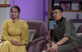 (semua pemain dalam posisi freeze kecuali pengawal) ya karena puteri prabubarang telah meninggal maka dari itu sekarang takhta kerjaan berpindah alih ke puteri prabusari. cerita_dan_naskah_drama_komedi_lutung_kasarung. Hal Cerita Dalam Kain Dalam Perkahwinan Adalah Subjek Tabu Yang Kurang Dibicarakan Secara Terbuka Diskusi Berani Borak Kelamin Media Hiburan