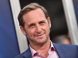 Jean Bateman's Instagram, Twitter & Facebook