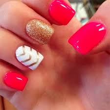 A muchas les encanta uñas largas, postizas, de gel o simplemente traerlas esmaltados y con manicure, otras simplemente recortadas y limadas.pero lo que es cierto es que las manos dicen mucho de cualquiera, sea hombre o mujer. Como Tener Unas Bonitas Tips Para Que No Se Rompan