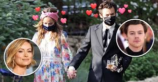 A report in people suggests that the two were photographed holding hands at harry's manager jeffrey azoff's wedding this weekend. Harry Styles And Olivia Wilde Are Seen At A Wedding And Unleash Dating Rumors World Stock Market
