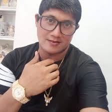 Cris Gonzales's Instagram, Twitter & Facebook