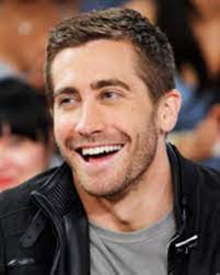 Giancarlo esposito as frank dawson, an associate with the mirando corporation. Jake Gyllenhaal Starportrat News Bilder Gala De