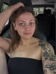 Bethany Hamlett's Instagram, Twitter & Facebook