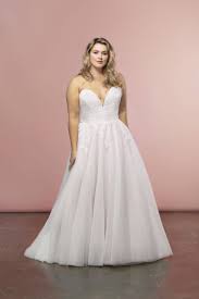 It was made of organdy, tulle, lace, gauze, silk, linen or cashmere. Strapless A Line Tulle Skirt Wedding Dress Kleinfeld Bridal