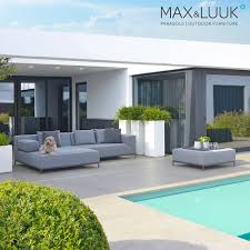 Überzeugend stabil und überraschend filigran zugleich. Komfortables Gartenbett Mit Kissen