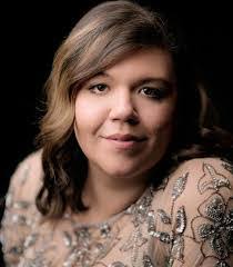 Theresa Staples's Instagram, Twitter & Facebook