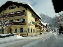 Wir durchsuchen das internet und finden das passendste angebot für dich Farchant Im Zugspitzland Hotel Gasthof Alter Wirt In Farchant Facebook