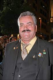 'el risitas' tuvo que ser trasladado este mediodía desde el hospital de la caridad de sevilla (lugar en el a sus 65 años y tras sufrir la amputación de una pierna a consecuencia de una enfermedad, 'el. El Risitas Se Recupera Tras Sufrir La Amputacion De Su Pierna