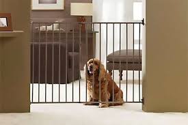 Petite barrière en bois brut toute simple qui fait son office. Barriere Pour Chien Securite Interieur Escalier Auberdog