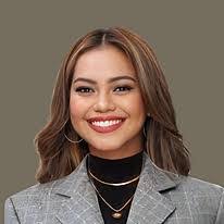 Nicki Avery's Instagram, Twitter & Facebook