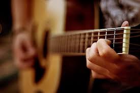 Download now gambar manusia orang hitam dan putih orang orang gitar akustik. Gambar Orang Gitar