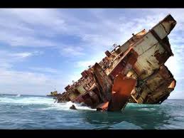 cargo ships sinking container ships