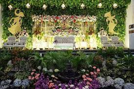 #decoration #wedding #modern #simplicity #mawarprada #dekorasi #pernikahan #elegant #pelaminan #wedding #decoration #jakarta more info: Dekorasi Pelaminan Wedding Riens Decoration Semarang Facebook