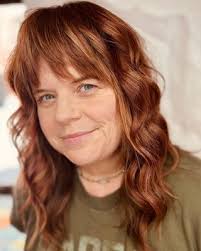 Lesley Moran's Instagram, Twitter & Facebook