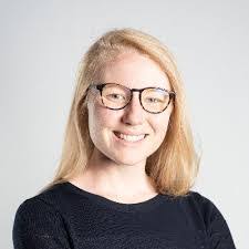 Ana Cando's Instagram, Twitter & Facebook